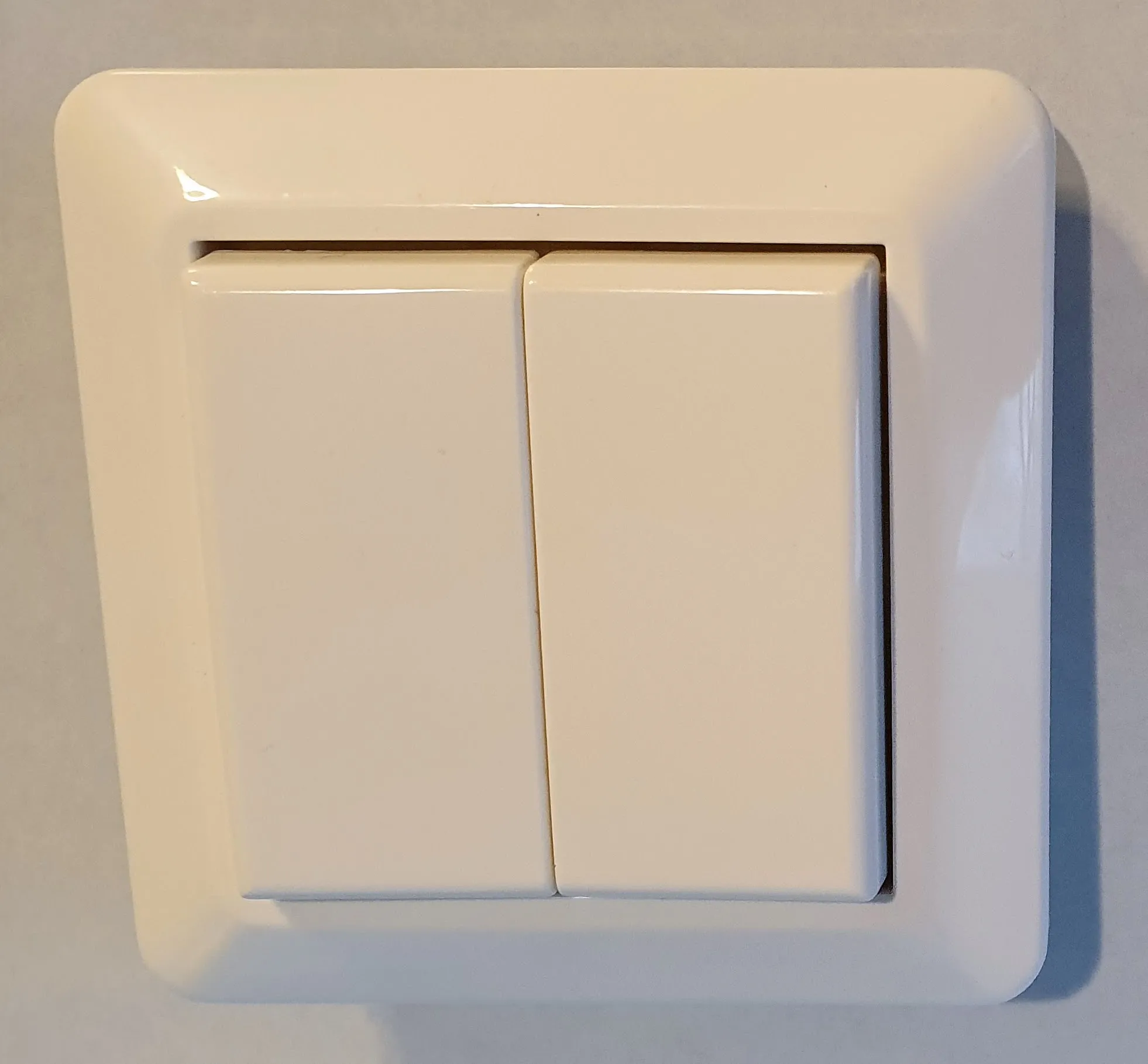 Two button version with 4 microswitches. For one button, only two micro switches are needed.